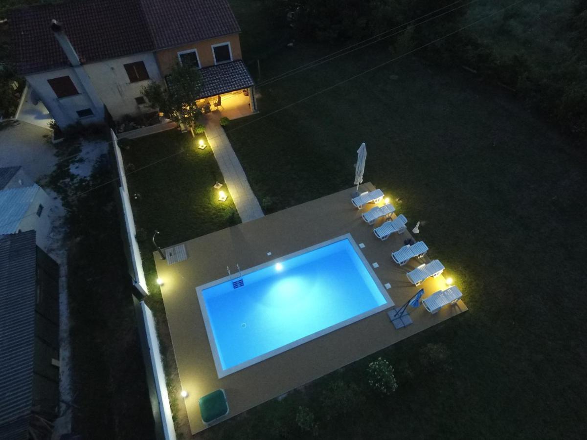 Holiday Apartment Ariella Krizanici Экстерьер фото