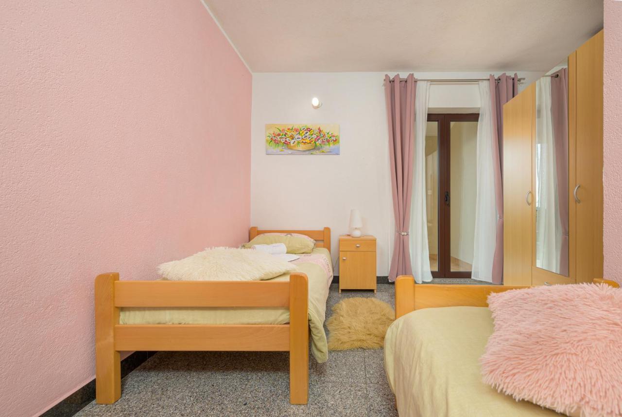 Holiday Apartment Ariella Krizanici Экстерьер фото