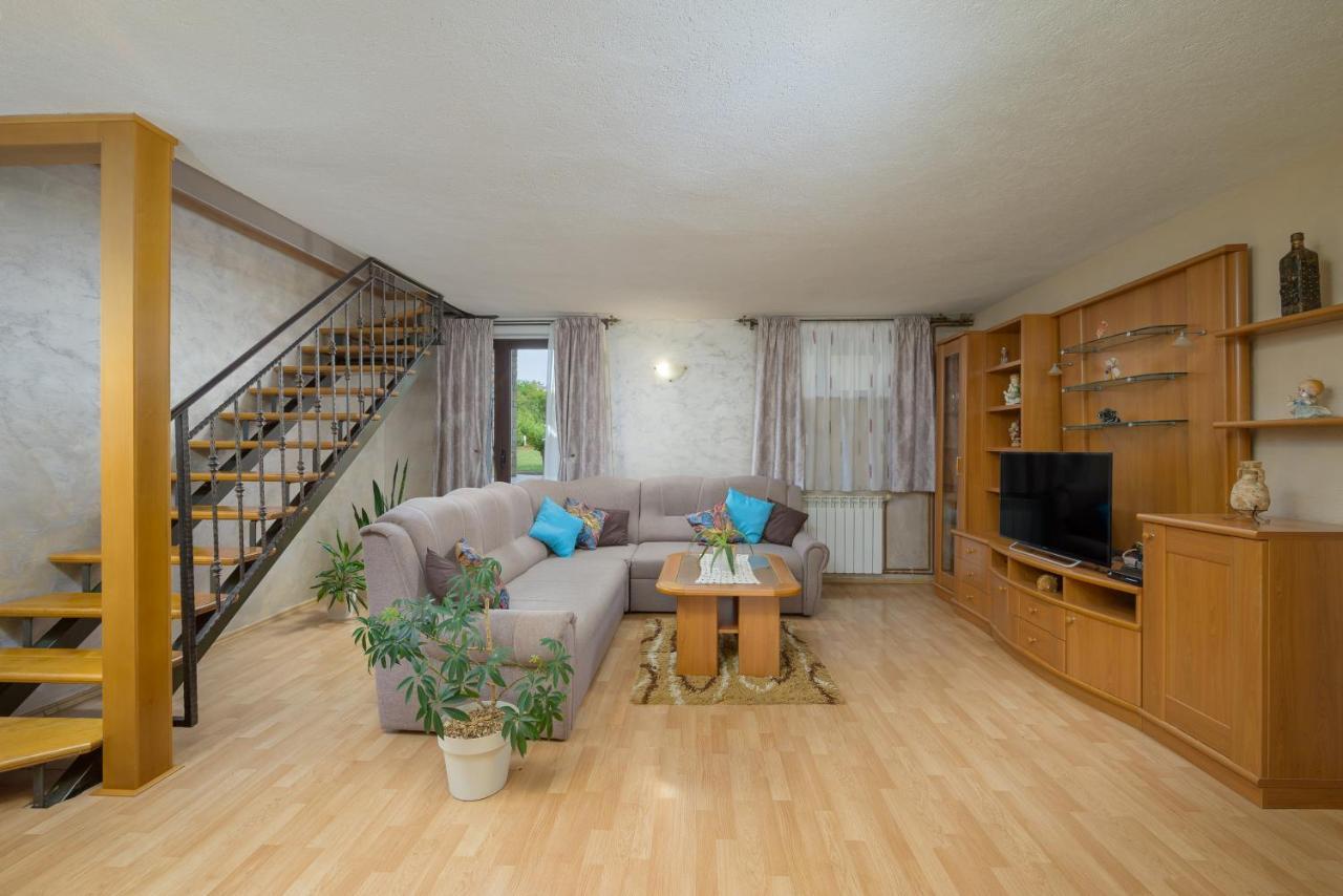 Holiday Apartment Ariella Krizanici Экстерьер фото